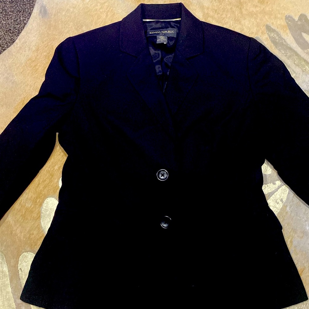 Banana republic, woman suit, kneeling skirt